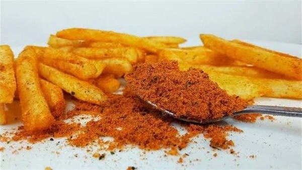 أحلى من الجاهزة … طريقة عمل توابل البطاطس في البيت بمذاق لذيذ