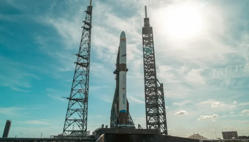 جيف بيزوس يحقق إنجازاً جديداً: "بلو أوريجين" تنجح في إعادة استخدام صاروخ "نيو غلين"