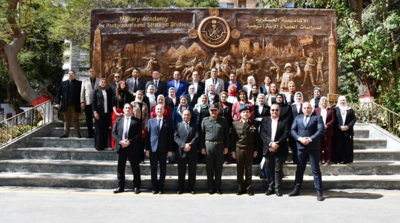 ماسبيرو يحتفي بمسيرة مفيد فوزي في ختام الدورة الأولى "إدارة الأزمات"