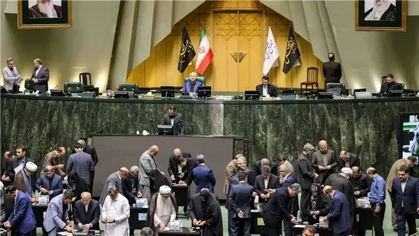 طهران: لا تفاوض مع واشنطن تحت الضغط.. والتلويح بأوراق بحرية في مواجهة العقوبات