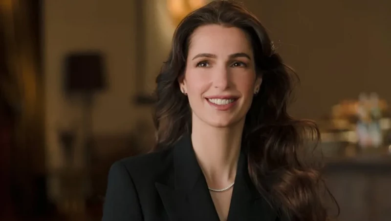 الأميرة رجوة بإطلالة صورة جديدة تخطف الأنظار