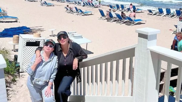 إلهام شاهين تحتفل بصداقتها مع هالة صدقي برسالة مؤثرة