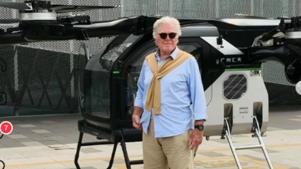 حسين فهمي يشارك بصورا من تصوير الفيلم الصيني العالمي The Story I Found in China