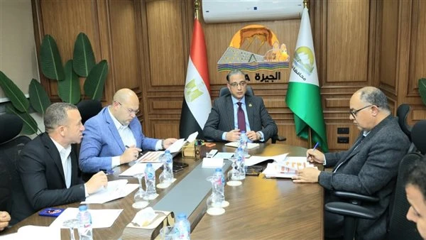 محافظ الجيزة يتابع معدلات تنفيذ الخطة الاستثمارية وملفات التصالح والتقنين بمركز أطفيح