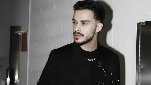 بعد الإساءة للدين والشيوخ. الجهات الأردنية تعمم القبض على المطرب حسام السيلاوي| تفاصيل