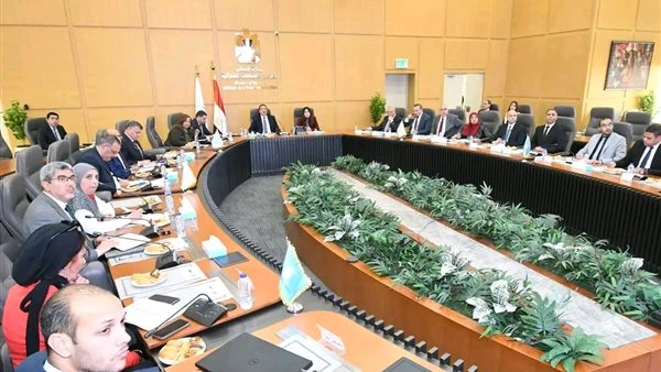 وزيرة الإسكان تلتقي محافظ بورسعيد لبحث الموقف التنفيذي للمشروعات وتعزيز التعاون المشترك