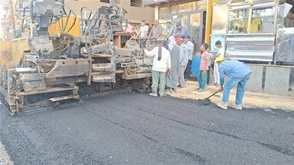 استكمال رصف الطرق بديروط ضمن الخطة الاستثمارية بإجمالي 24 مليون جنيه