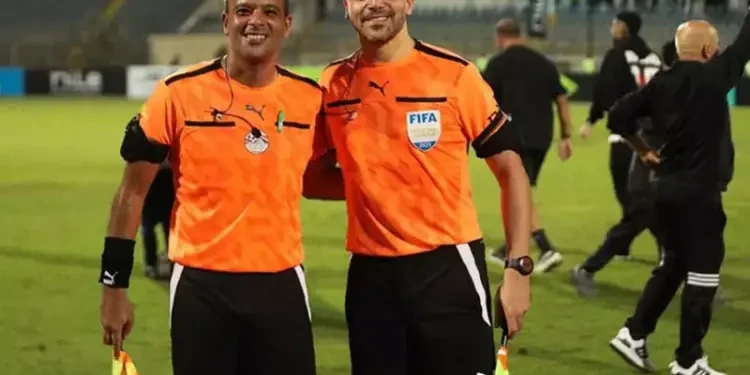 “عزوة” في الملعب. الأخوين طه يحكموا ماتش الإسماعيلي والكهرباء