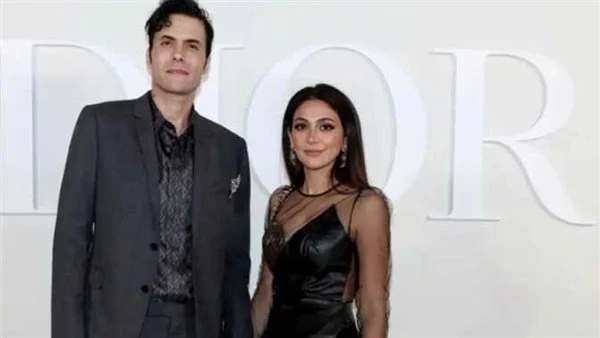 أسرة ليلى الفاروق طليقة أمير عيد تتلقى عزاء والدها| تفاصيل