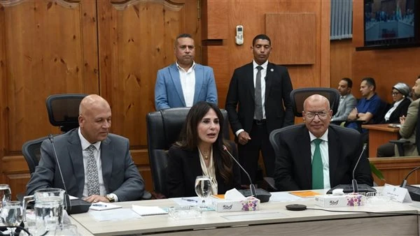 الإسكان تشدد على إنجاز «حياة كريمة» وتوسيع شراكات التحلية والصرف الصحي