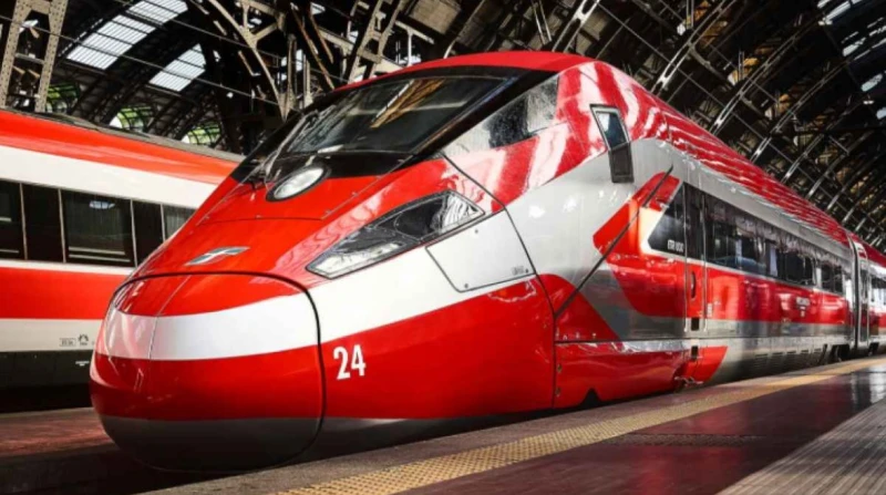 ألمانية مهددة بالحبس بسبب تصرف غريب على باب القطار