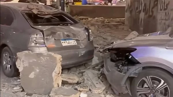 سقوط أجزاء من عقار قديم في الإسكندرية وتهشم سيارتين