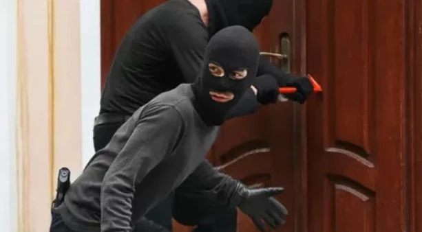 جرائم سرقة المحلات في بريطانيا ارتفعت 133 %