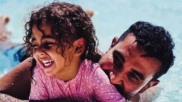 بنتي وأختي وأمي. أحمد سعد يخطف القلوب برسالة مؤثرة لابنته في عيد ميلادها