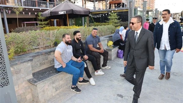 محافظ المنوفية يتفقد احتفالات الأهالي بشم النسيم بالممشى الجديد وعدد من الحدائق
