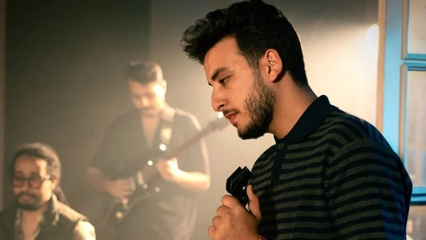 احكيلي الحسن عادل يطرح أحدث كليباته