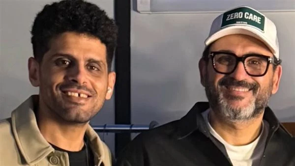 أكرم حسني يهنئ حمدي المرغني بعيد ميلاده برسالة طريفة