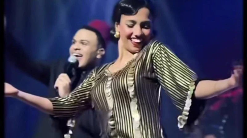 بين رقص العوالم والشرقي الأصيل. دينا دياب تعيد كلاسيكيات الماضي الجميل