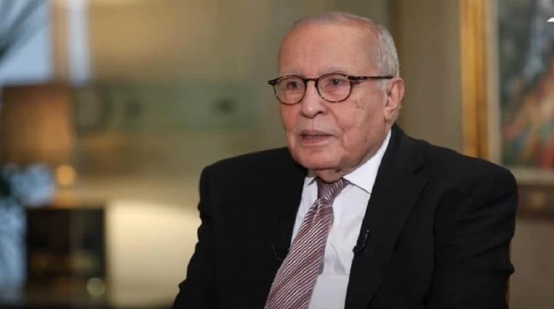 نجل المخرج محمد فاضل يكشف حقيقة نقل والده للمستشفى (خاص)