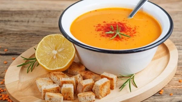من بينها شوربة العدس.. أكلات شتوية تمنح طفلك الطاقة والدفء