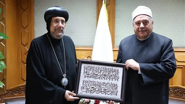 الشيخ أيمن عبدالغني يستقبل الأنبا إرميا ووفد بيت العائلة المصرية