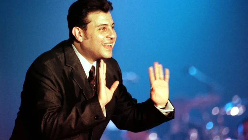 مصطفى كامل ينفي وفاة هاني شاكر: لا يزال على أجهزة التنفس