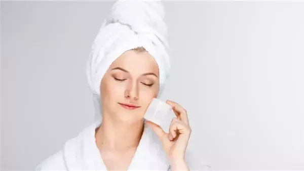 حيل بسيطة وسهلة.. 5 أسباب تعمل على شد البشرة " تعرفي عليها "