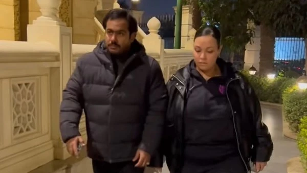 اياد نصار وعمر سعد.. نجوم الفن يساندون حاتم صلاح في عزاء والده