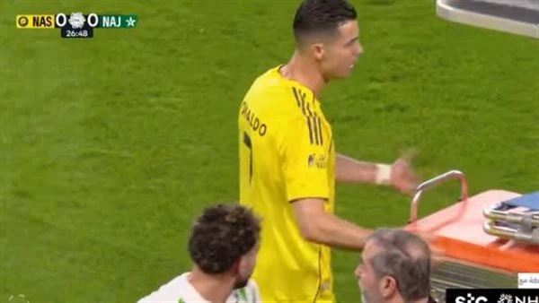 مشادة بين نبيل عماد دونجا وكريستيانو رونالدو بالدوري السعودي |فيديو