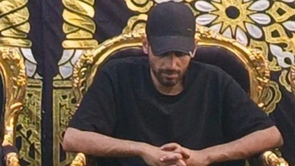 لحظة انهيار حمدي الميرغني بعزاء والده في السويس