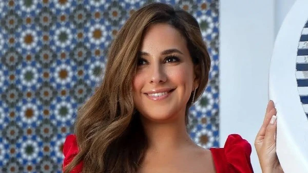 في كواليس لقاء شيري عادل مع الزعيم لأول مرة