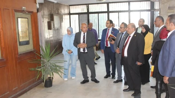 رئيس دار الكتب يفتتح معرض «كنوز التراث» على هامش الملتقى العلمي