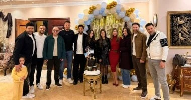 بحضور جنات .. فرح الموجى تفاجئ أحمد جمال بعيد ميلاده الأول بعد الزواج