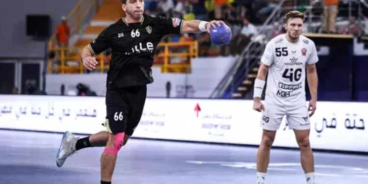 الأسطورة أحمد الأحمر يترك الكمانجة ويودع مدرسة الفن والهندسة