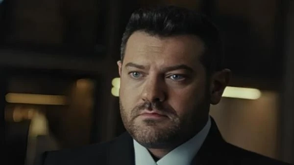 طرح البرومو الرسمي لمسلسل الفرنساوي لـ عمرو يوسف والعرض 25 إبريل