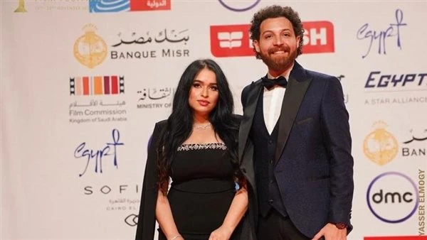 تفاجأت إن المحامية بتاعته لابسة لبسي. زوجة محمود حجازي تحرر محضر جديد ضده بتهمة تبديد ممتلكاتها