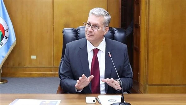 وزير البترول يعتمد نتائج الثروات التعدينية بأرباح 1.2 مليار جنيه ونمو الإنتاج