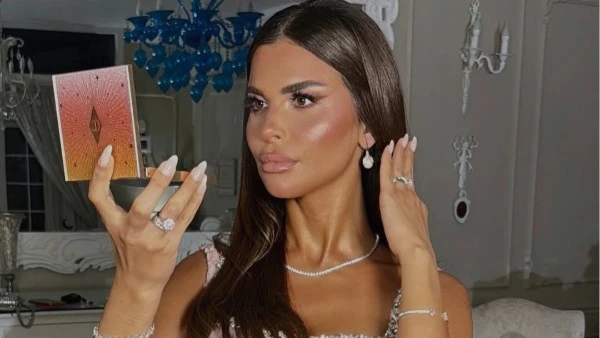 بفستان دانية زوجة الفنان كريم فهمي تخطف الأنظار عبر إنستجرام