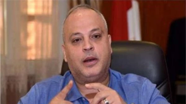 تامر عبدالمنعم يهــاجم الإعلامي الكويتي دويع العجمي : هو مين الواد اللي شبه سعاد حسني