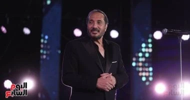 مش فارقلي.. علي الحجار يتجاهل السوشيال ميديا ويركز مع أيمن بهجت قمر