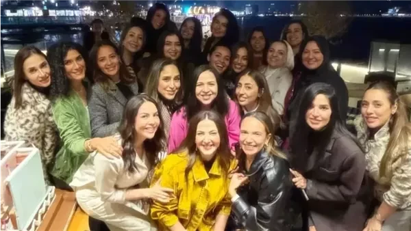 حسن الرداد يحتفل بعيد ميلاد زوجته إيمي سمير غانم بتورتة غريبة (تفاصيل)