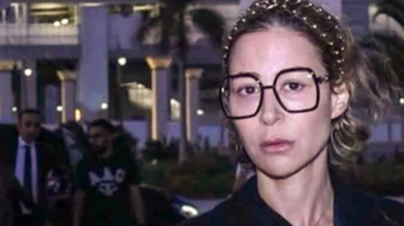 بكلمات مؤثرة. منة شلبي تشكر أصدقاءها بعد عزاء والدها