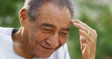 الأبنودى "خال" شعراء العامية المصرية وصاحب "السيرة الهلالية".. ذكرى رحيله