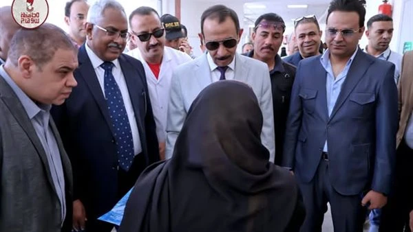 محافظ سوهاج يتفقد مستشفى سوهاج العام ويوجه بتحسين مستوى الخدمات الطبية