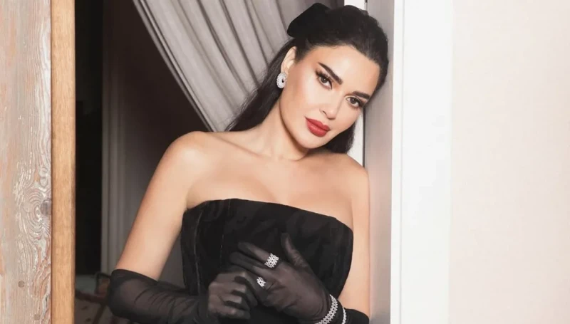 سيرين عبد النور تتألق بفستان أسود كلاسيكي لإطلالة هوليوودية آسرة (صور)