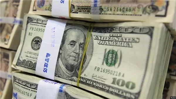 الدولار يصعد في أسبوع مع تصاعد التوترات بالشرق الأوسط