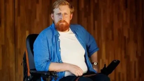 بعد وفاة الفنان مايكل باتريك عن عمر يناهز 35 عامًا