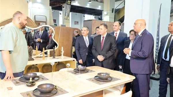 بمشاركة 80 عارضا.. محافظ دمياط يفتتح النسخة الـ 30 من "صنع في دمياط"