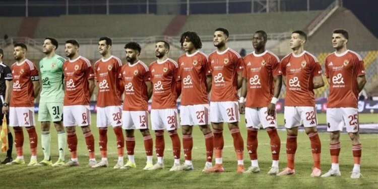 شريف وطاهر يقودان هجوم الأهلى أمام بيراميدز. وإمام عاشور على الدكة