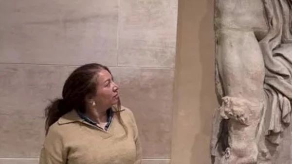 انتصار تشارك أحدث ظهور لها خلال رحلتها في باريس